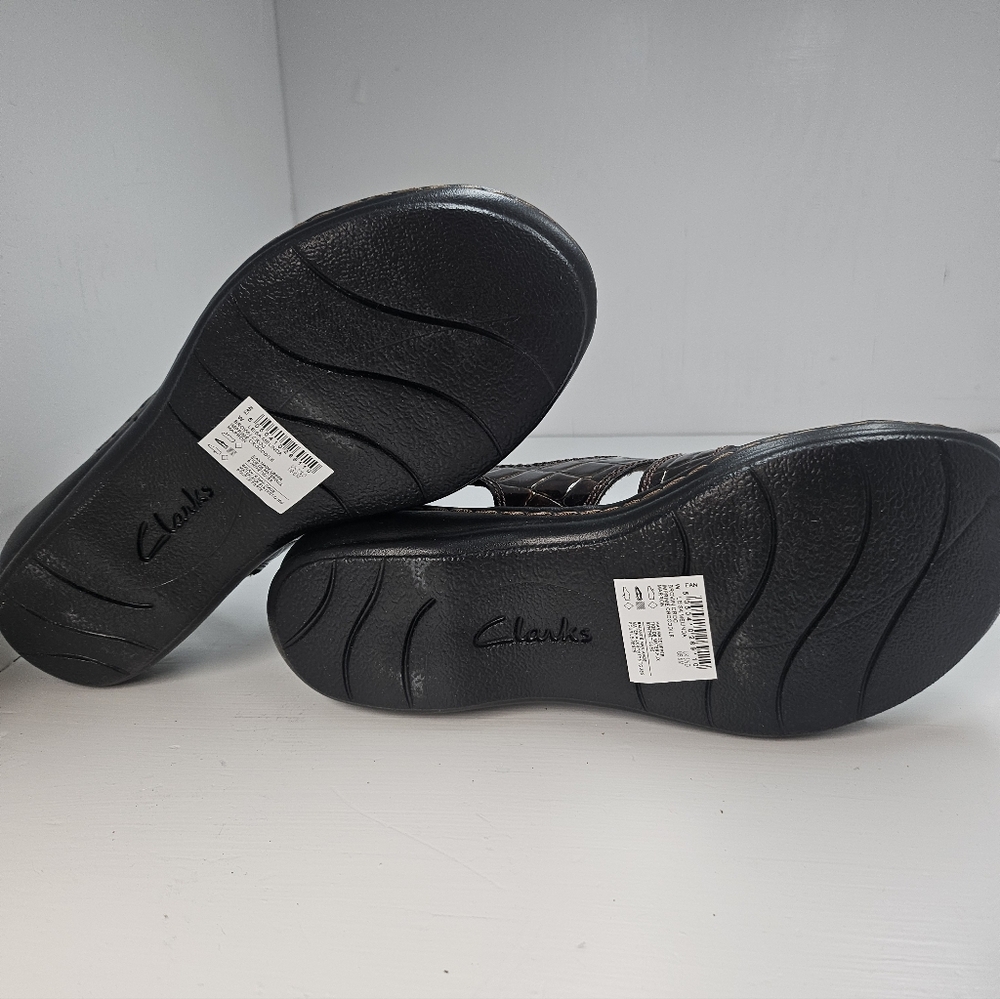 Clarks Leisa Melinda Brown Croc Embossed 3 Strap Women’s Sandals size 6M - Picture 5 of 6